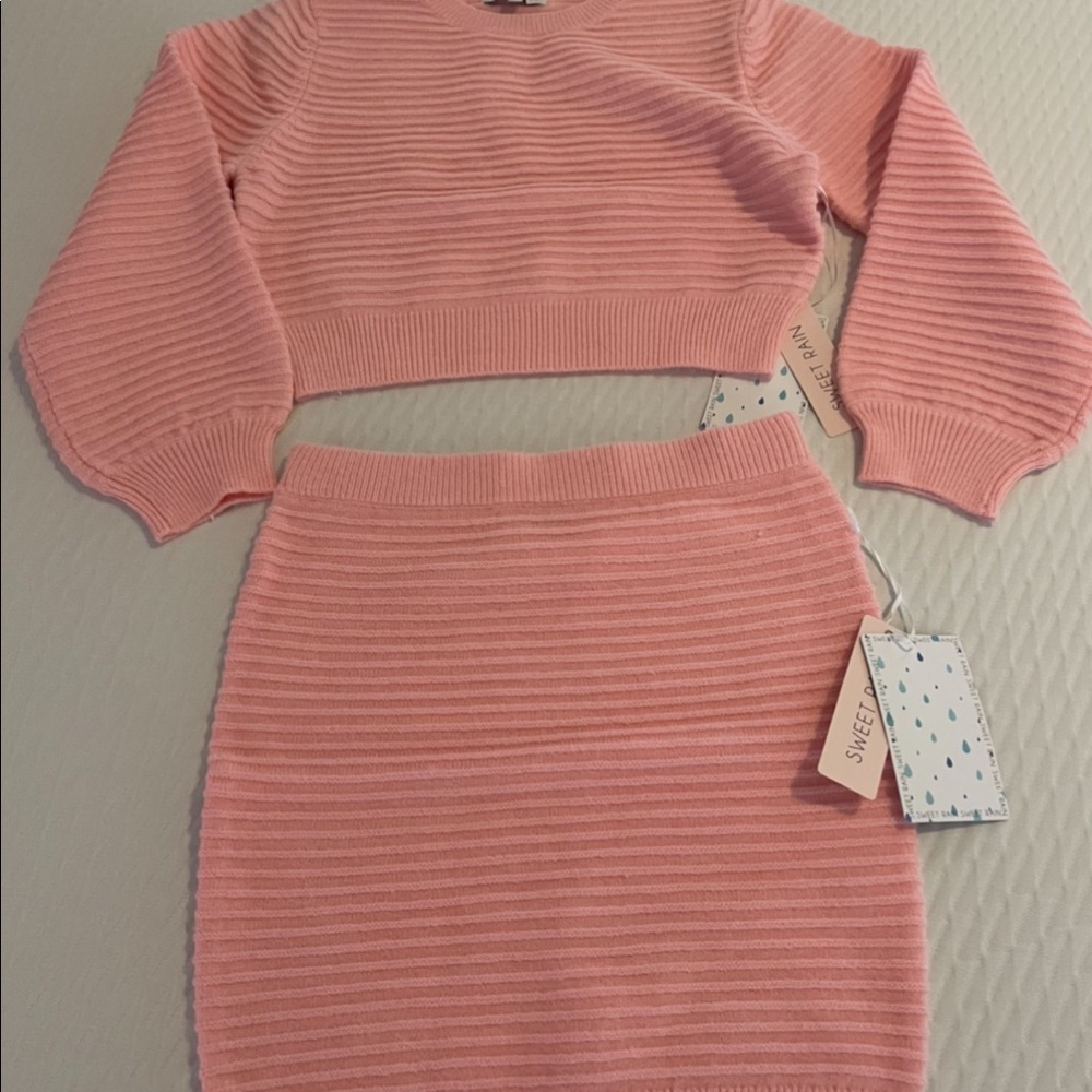 Valentine’s Day Adorable pink set - Picture 2 of 2